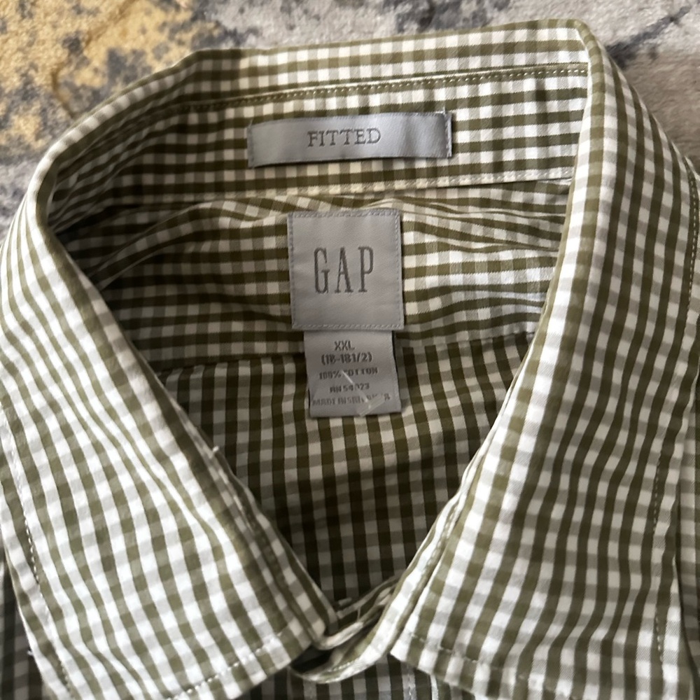 Cropped Army Green GAP Button Up